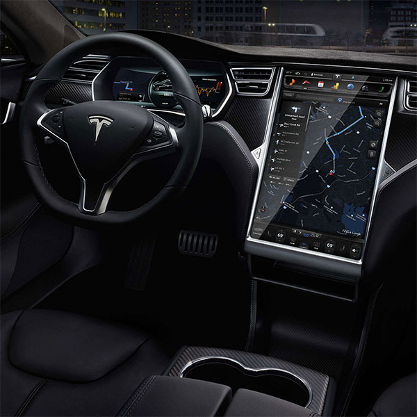 Подготовка Tesla Centre к открытию в Москве